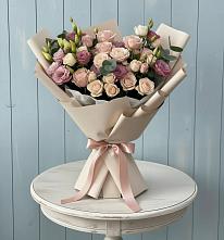 Букет цветов из:  Розы и Лизиантусы в Старонижестеблиевской