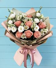 Букет цветов из:  Розы, Альстромерии и Лизиантусы в Старонижестеблиевской