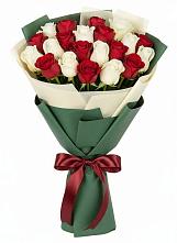 Букет Микс из красных и белых роз #REPLACE_PRED# Старонижестеблиевской