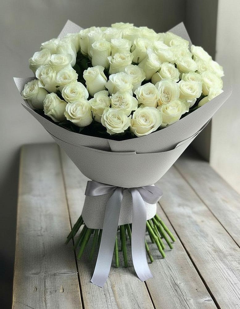 Букет 35 Белых роз в Старонижестеблиевской