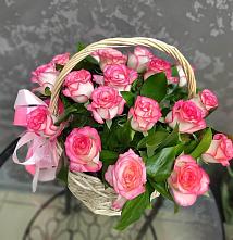 Цветочная композиция из Розы в корзине #REPLACE_PRED# Старонижестеблиевской