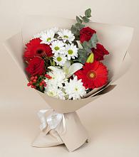 Букет цветов из:  Розы, Хризантемы, Герберы и Лилии в Старонижестеблиевской
