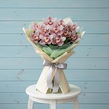 Букет цветов из:  Орхидеи и Розы в Старонижестеблиевской