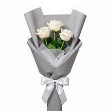 Букет 3 белые розы в Старонижестеблиевской