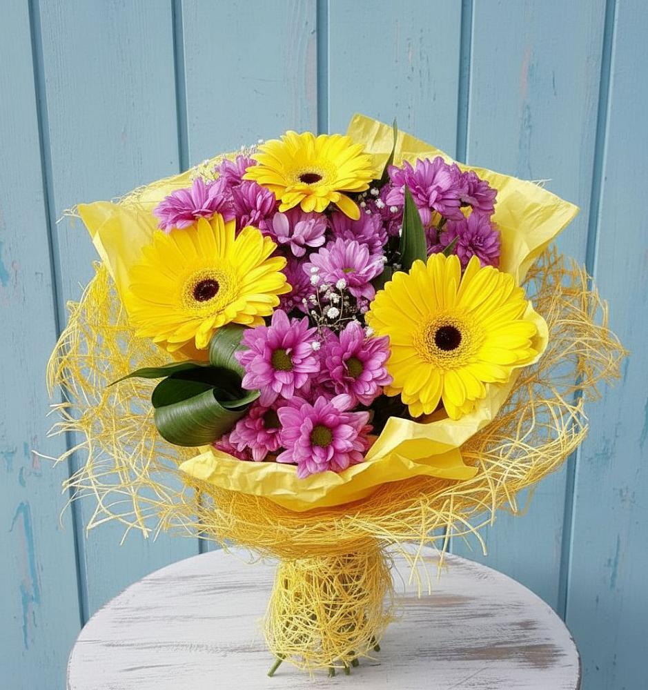 Букет цветов из: Хризантемы и Герберы в Старонижестеблиевской