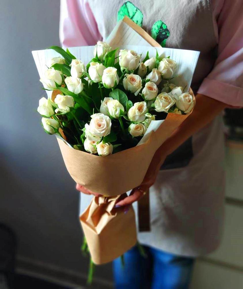 Букет цветов из: Розы в Старонижестеблиевской