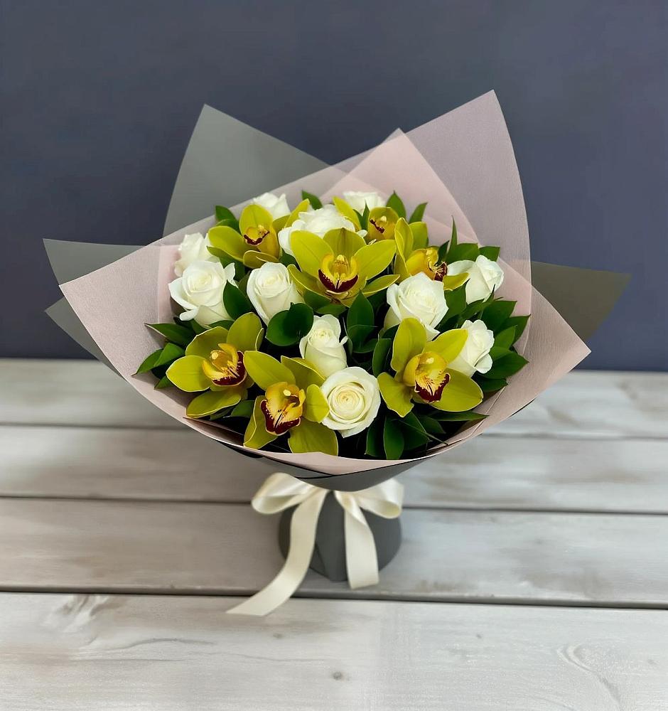 Букет цветов из: Орхидеи и Розы в Старонижестеблиевской