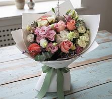 Букет цветов из:  Розы, Лизиантусы и Гвоздики в Старонижестеблиевской