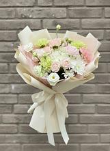 Букет цветов из:  Гвоздики, Розы, Лизиантусы и Хризантемы #REPLACE_PRED# Старонижестеблиевской