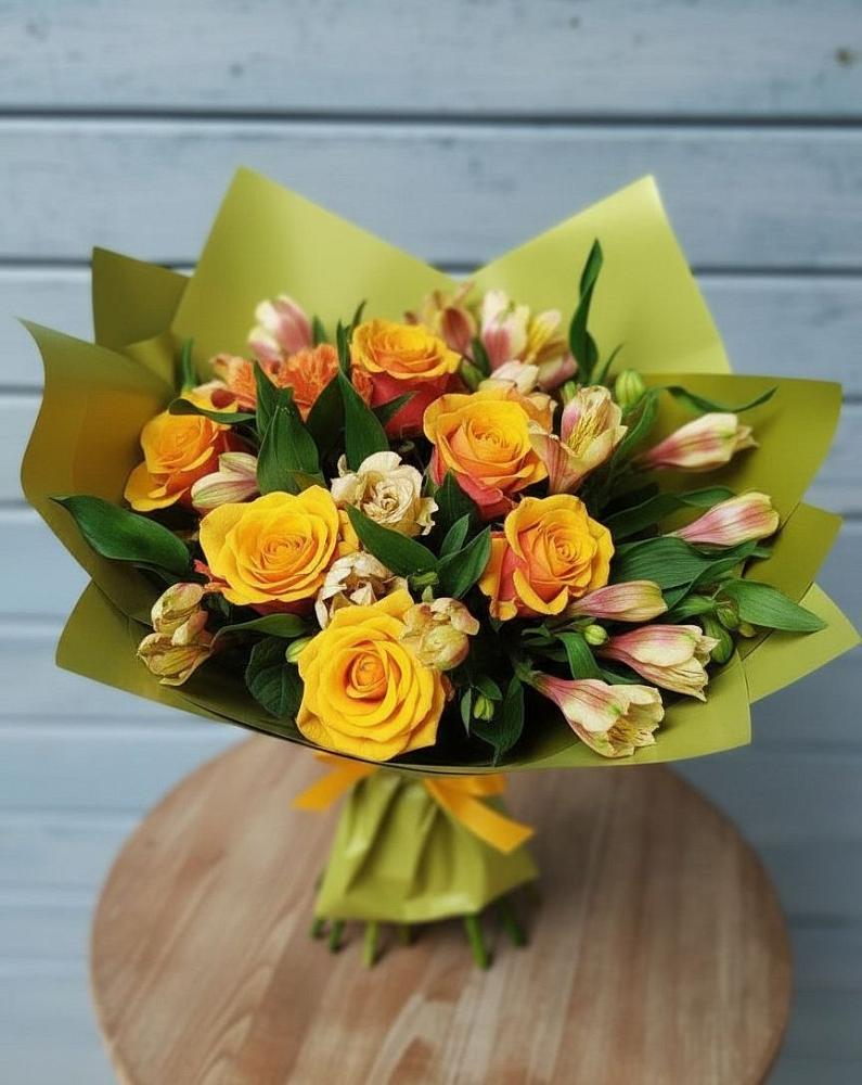 Букет цветов из: Альстромерии и Розы в Старонижестеблиевской