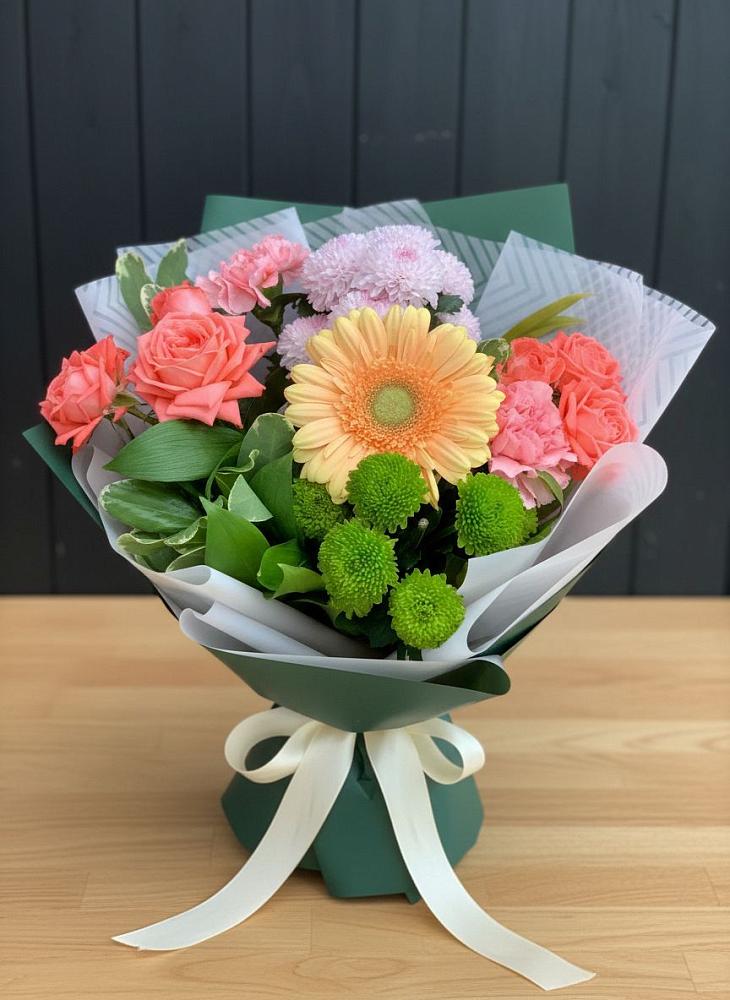Букет цветов из: Гвоздики, Розы, Герберы и Хризантемы в Старонижестеблиевской