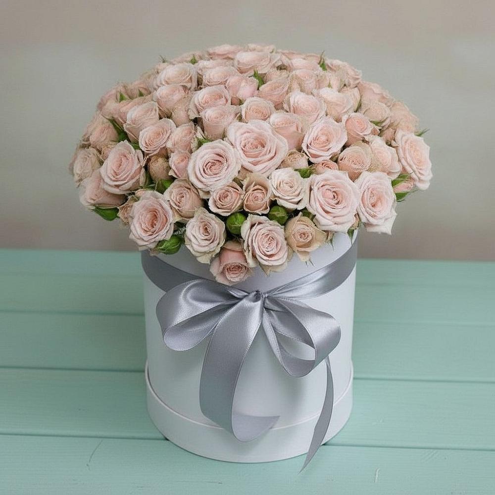 Цветочная композиция из Розы в шляпной коробке в Старонижестеблиевской