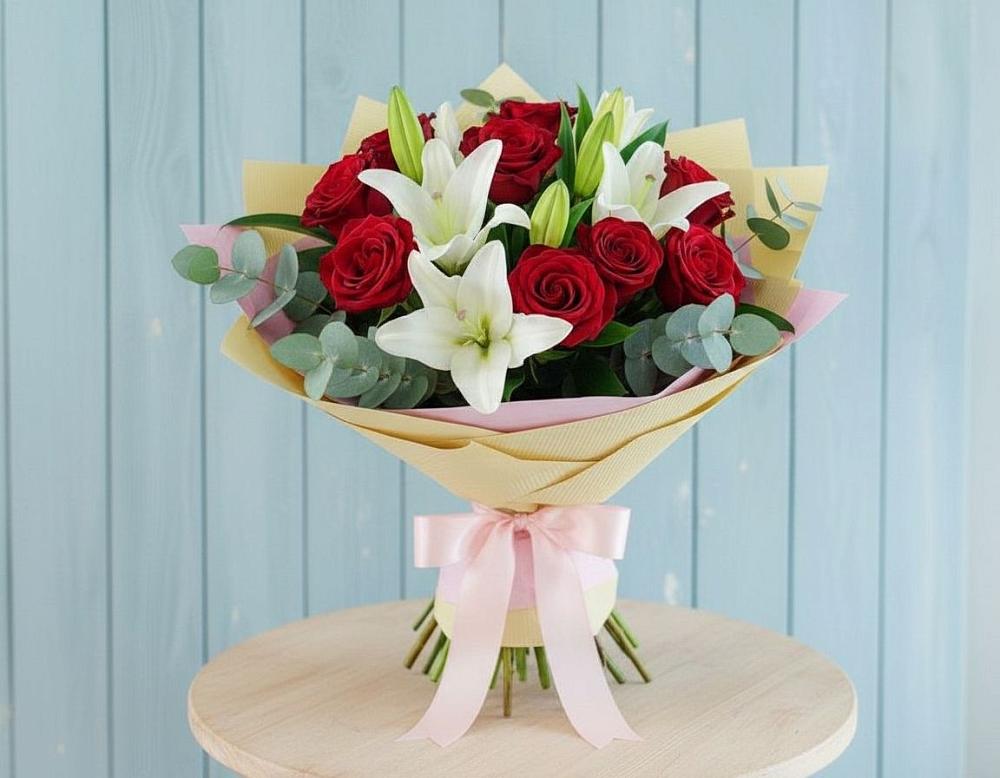 Букет цветов из: Лилии и Розы в Старонижестеблиевской